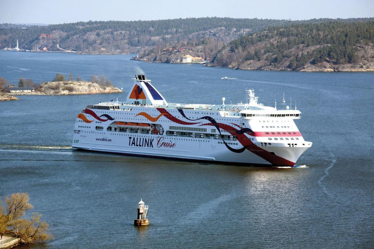 Tallink Ferry - Baltic Queen To Stockholm  Tallinn