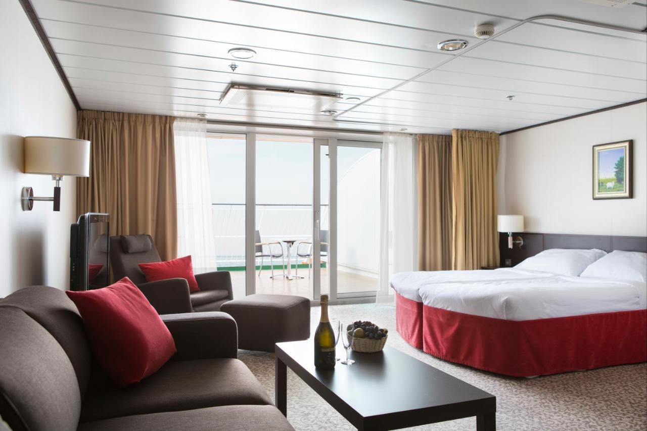 Tallink Ferry - Baltic Queen To Stockholm 